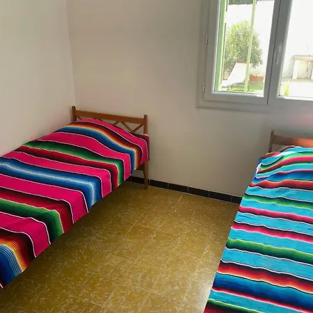 Villa Maison Attenant Equipe De Plain Pied Climatise 6crsud *